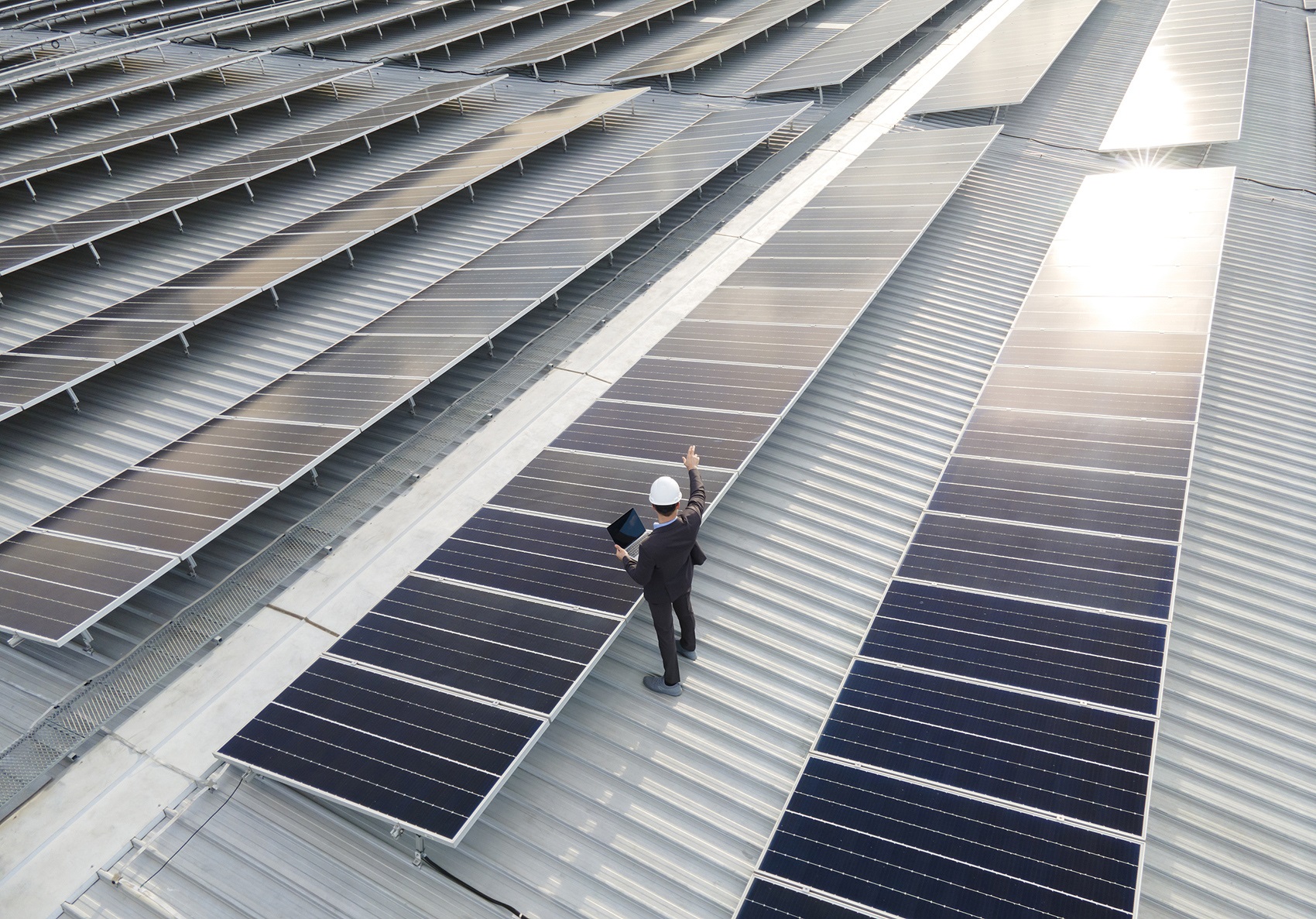 50 MW’lık dünyanın en büyük çatı tipi güneş enerjisi santrali kuruluyor!